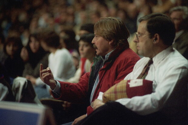 Homenaje a Manel Comas en el estreno del video marcador del Buesa Arena