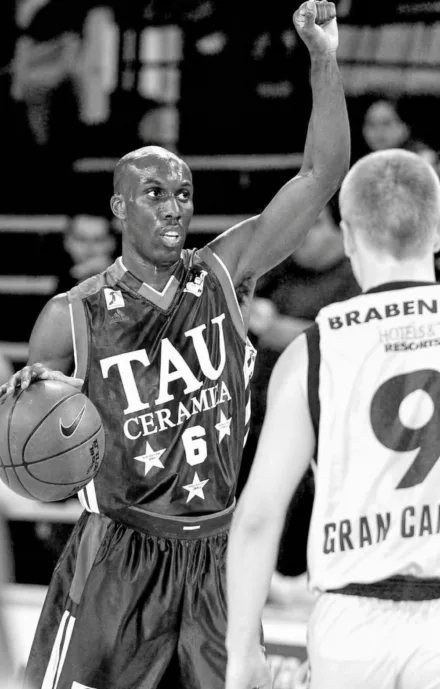 Liga ACB J30. Canarias Telecom 69-85 Tau Cerámica Baskonia