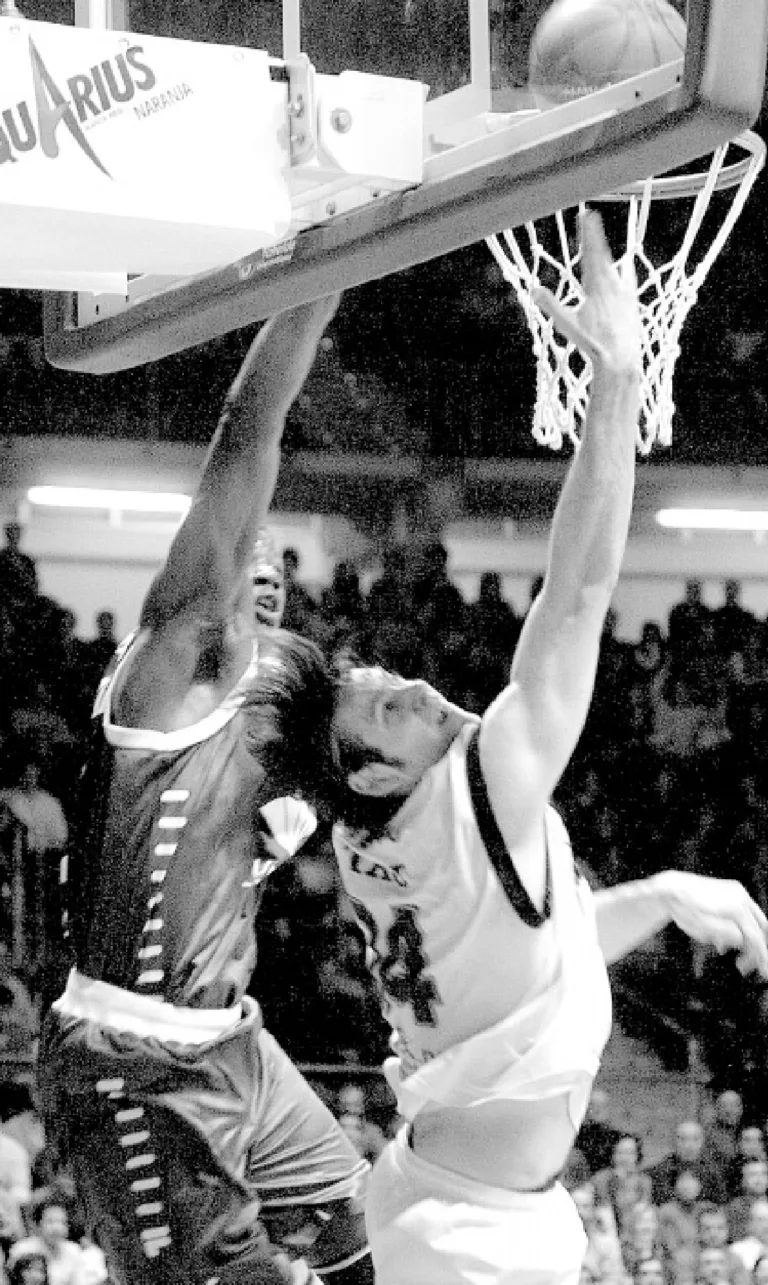 Liga ACB J15. Tau Cerámica Baskonia 71-80 Unicaja de Málaga