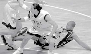 Playoffs Liga ACB. 4º de Final J3. Tau Cerámica Baskonia 87-71 Pamesa Valencia