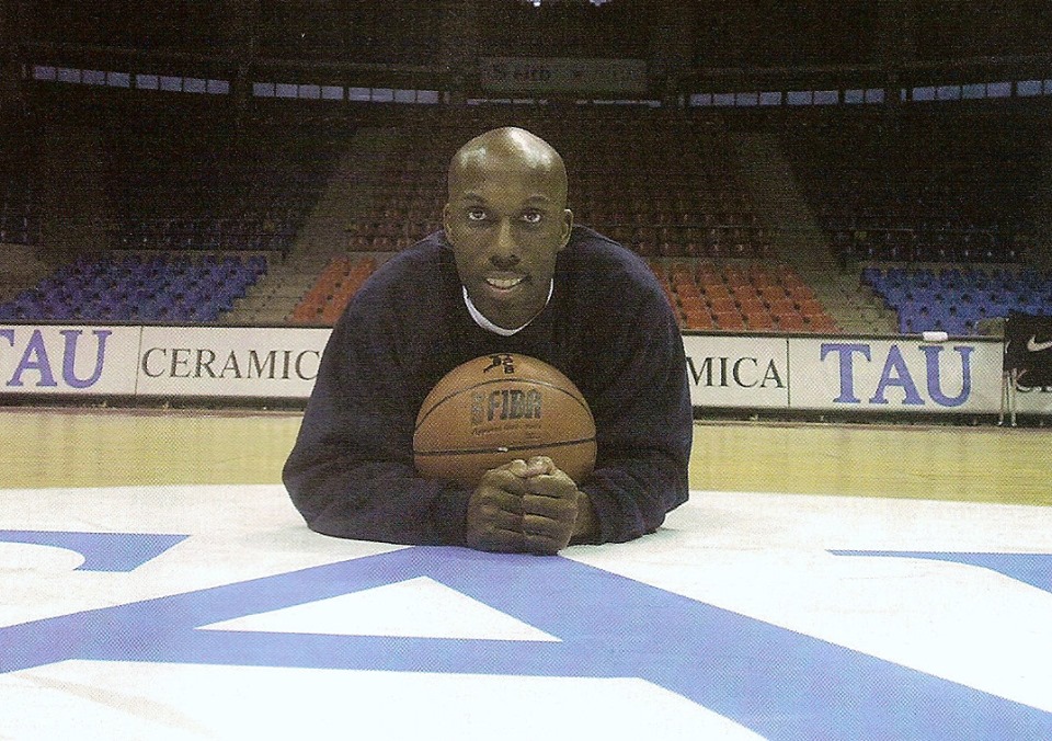 Foto: Gigantes. Elmer Bennett el líder del Baskonia Foto: Gigantes. Elmer Bennett el líder del Baskonia