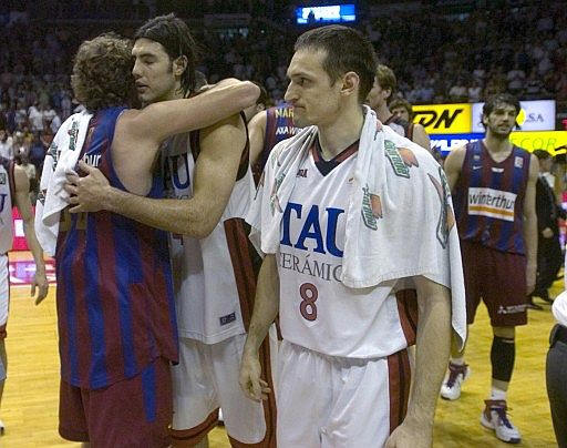 Actualidad del baloncesto europeo y el primer balance de la temporada para el Baskonia, en el 10-10. Miércoles 13/06/07