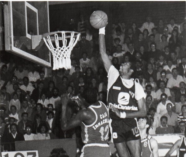Mike-Harper-contra-CAI-Zaragoza