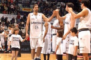 Previa Euroliga J10. Virtus Bolonia – Tau Cerámica Baskonia