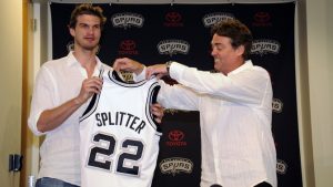 Tiago Splitter da el salto a la NBA tras 10 años en el Baskonia