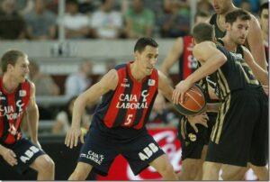 Baskonia vence al Real Madrid y alza el Trofeo Diputación (85-78)