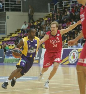 Blancos de Rueda Valladolid 64 – 76 Caja Laboral Baskonia