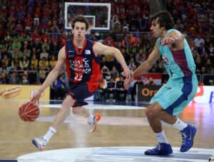 Jelinek fuera 20 días, turno para la pizarra de Tabak