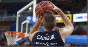 Fabien Causeur y Davis Bertans lesionados