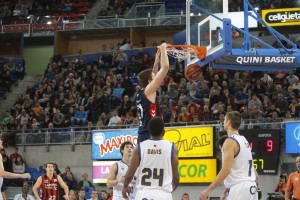 Laboral Kutxa Baskonia 98-90 Ucam Murcia