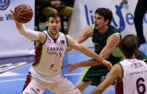 Unicaja de M&aacute;laga 83-64 Laboral Kutxa Baskonia