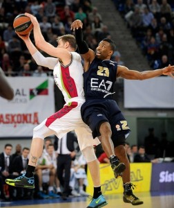 Laboral Kutxa Baskonia 65-83 Emporio Armani Mil&aacute;n