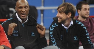 Lamar Odom ser&aacute; baja para el partido ante Panathiniakos, y Poeta ya se encuentra recuperado