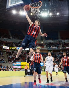 Laboral Kutxa 76-70 Bilbao Basket