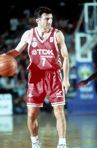 Foto:Espacio Liga Endesa. Chichi Creus en la Final de Liga de 1998 ante el Baskonia Foto:Espacio Liga Endesa. Chichi Creus en la Final de Liga de 1998 ante el Baskonia