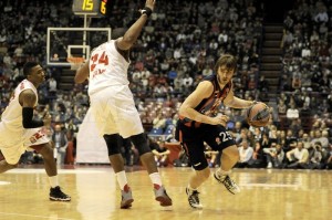 David Jelinek baja por una micro rotura de fibras