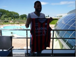 Saski Baskonia recurre la resolución de la FIBA por el caso Walter Hodge