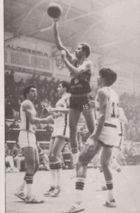 Malcolm Cesare,un licenciado en econom&iacute;a de 20.000 d&oacute;lares