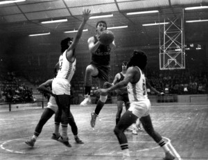 Tal día como el 18 de mayo de 1974: CD Vasconia 88-73 SD KAS