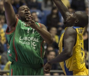 Lamont Hamilton 15 días más de baja