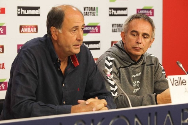 Josean Querejeta analiz&oacute; la actualidad del club en la presentaci&oacute;n de Marco Crespi.