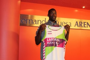 Doron Perkins presentado