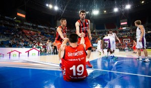 Laboral Kutxa Baskonia 79-88 Unicaja de M&aacute;laga