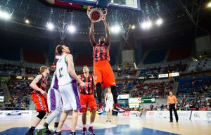 Video resumen Laboral Kutxa Baskonia 79-88 Unicaja de M&aacute;laga