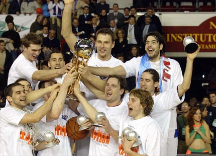 Foto: ACB. Campeones de la Copa del Rey Sevilla 2004