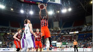 D.J White finaliza su contrato con el Baskonia