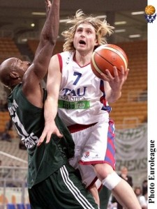 El Baskonia pagó muy caro sus errores en Atenas en la Jornada 5 de Euroliga