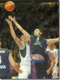 Victoria baskonista ante Unicaja en la segunda jornada de Euroliga