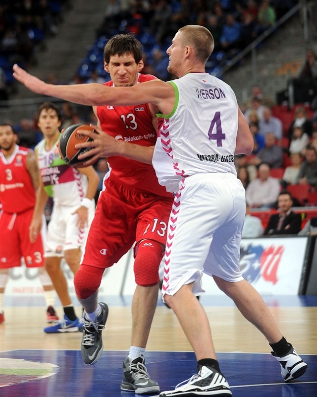 Saski Baskonia ejerce la renovación de Colton Iverson