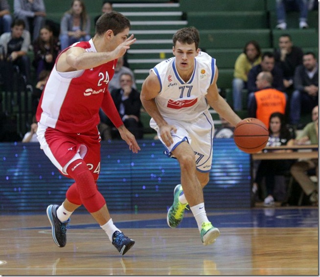 Devon Van Oostrum cortado por la Cibona de Zagreb