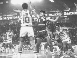 25 años sin Fernando Martín. Así fueron sus duelos ante el Baskonia