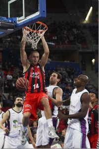 Olympiacos, Cska, Efes, Fenerbahçe, Milan, Niznhy y Unicaja rivales del Baskonia en el Top 16