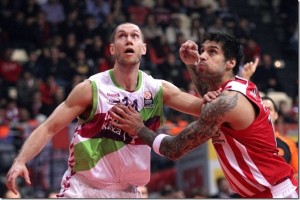 Olympiacos 76-64 Laboral Kutxa Baskonia