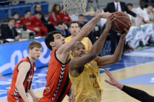 Tornike Shengeila y Darius Adams en el quinteto de la jornada