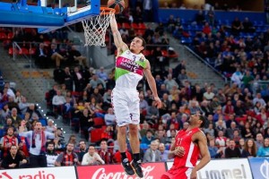 Highlights: Laboral Kutxa Baskonia 74-73 Olympiacos