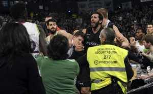 La resolución del juez disciplinario sanciona a Shengeila con 5 partidos y a los hermanos Diop con multa de 3.000 euros