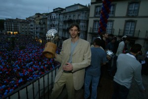 Fabricio Oberto, campeón de la NBA, rockero y presentador