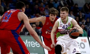 Davis Bertans se someterá esta semana a una revisión de su rodilla en Vitoria