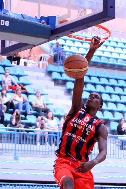 Campeonato de España Junior: San Cernín 46-104 Fundación 5+11 Baskonia