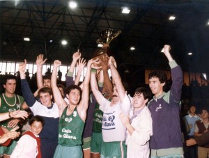 El primer titulo del Baskonia, la Copa Asociación de Villanueva de la Serena.