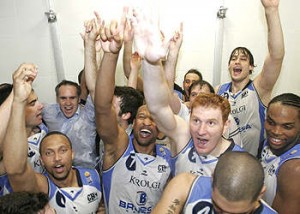 Esto es Europa y el ascenso del Gipuzkoa Basket a la Liga ACB en el 10-10. Miércoles 24/05/06