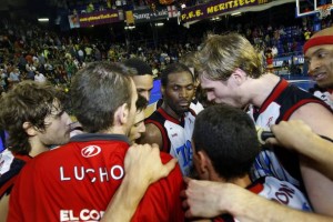 Especial Final de la Liga ACB 08 en Cope Vitoria. Previa tercer partido