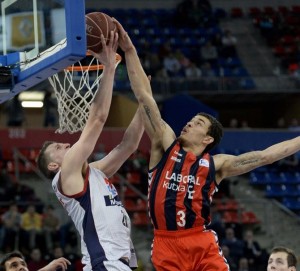Mike James continuará una temporada más en el Baskonia
