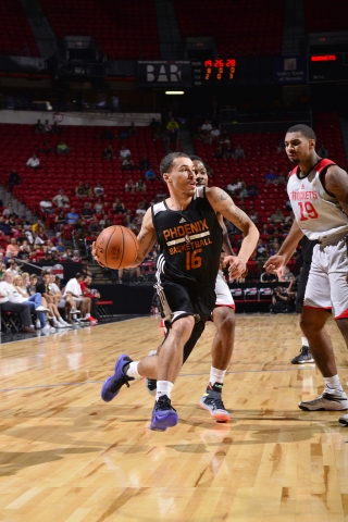 Destacada actuación de Mike James ante Houston Rockets