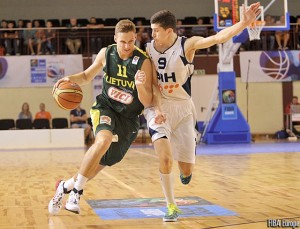 Tadas Sedekerskis debuta en el Eurobasket U-18 con victoria ante Bosnia