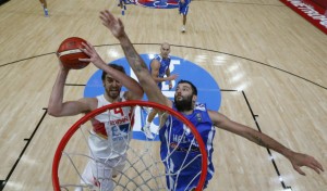 El Baskonia se refuerza con Ioannis Bourousis